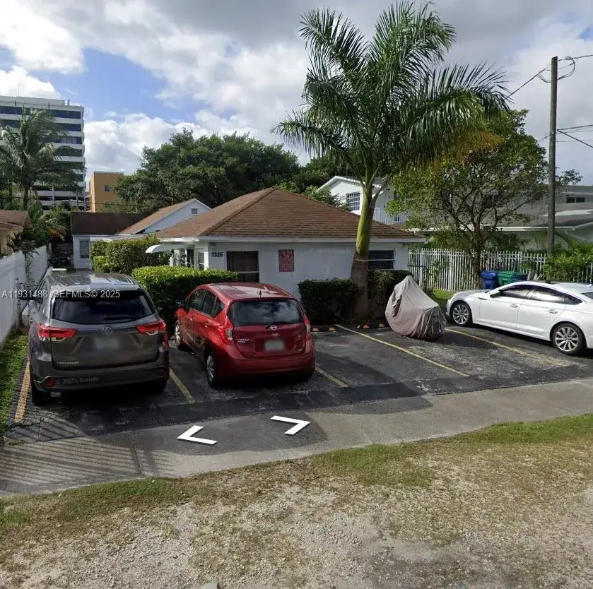 Commercial Sale for sale at 1326 NE 110th St, Miami FL 33161