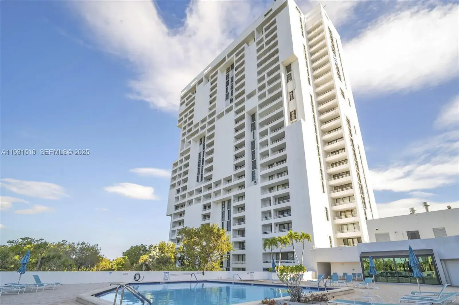 2 bedroom 2 bath Residential for sale at 20355 NE 34th Ct # 421, Aventura FL 33180