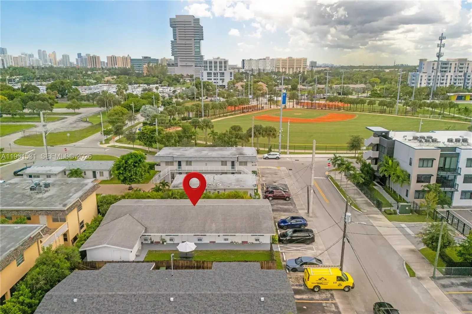 1 bedroom 1 bath Residential Lease for rent at 411 SE 3rd Ave # 2, Hallandale Beach FL 33009