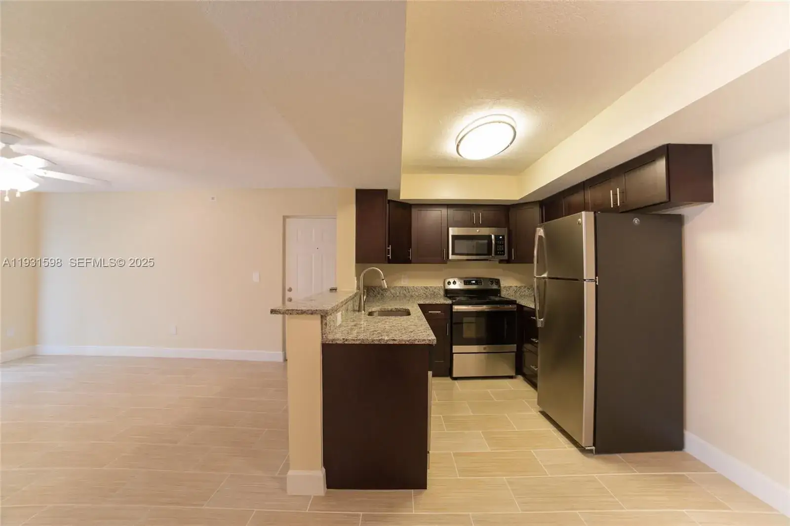 2 bedroom 1 bath Residential Lease for rent at 5510 NW 61st St # 102, Coconut Creek FL 33073
