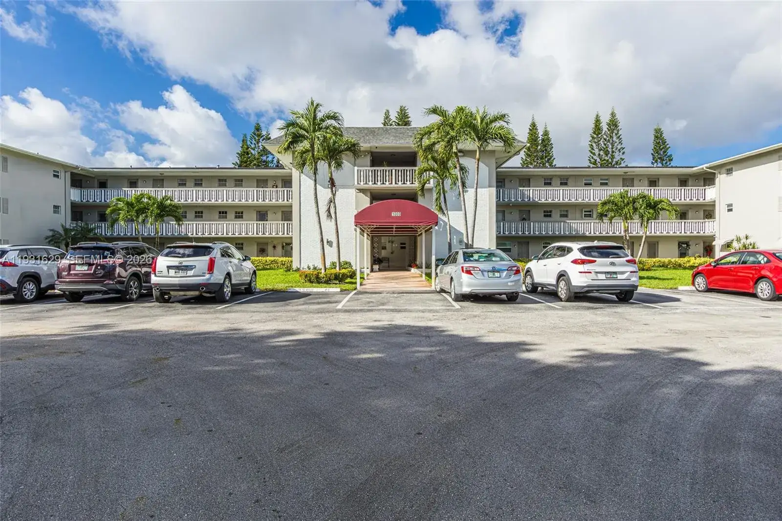 2 bedroom 2 bath Residential for sale at 1000 Hillcrest Ct # 214, Hollywood FL 33021