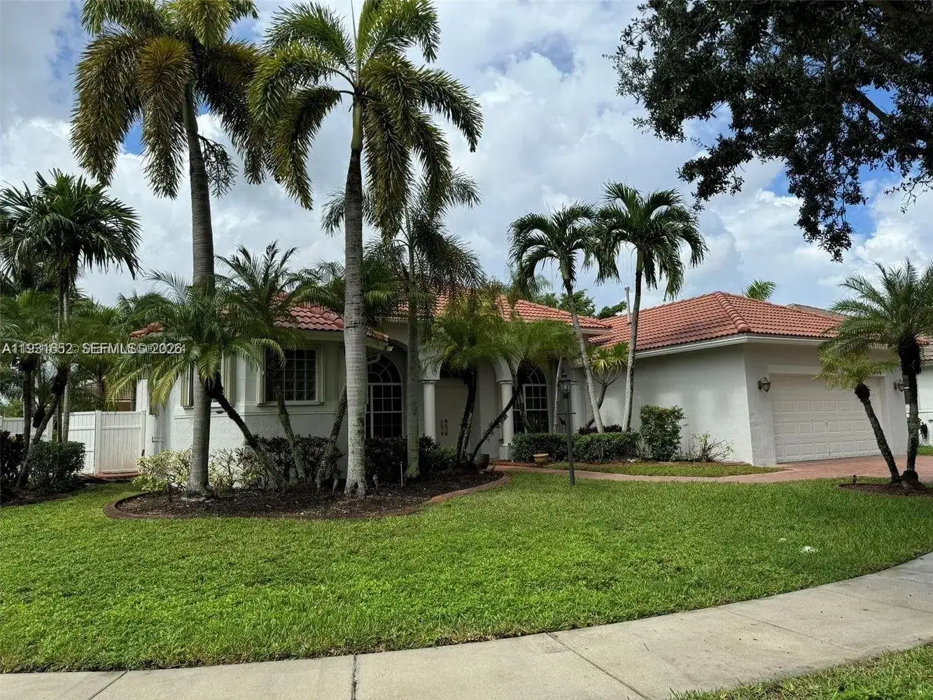 4 bedroom 3 bath Residential Lease for rent at 1302 NW 139th Ave, Pembroke Pines FL 33028