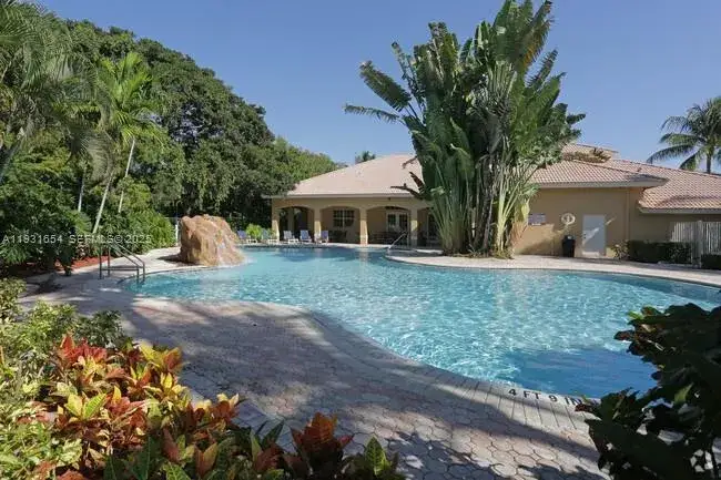 2 bedroom 1 bath Residential Lease for rent at 5530 NW 61st St # 324, Coconut Creek FL 33073
