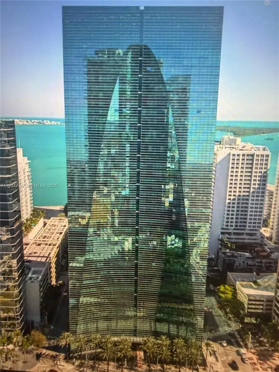 2 bedroom 2 bath Residential Lease for rent at 1395 Brickell Ave # 2701, Miami FL 33131