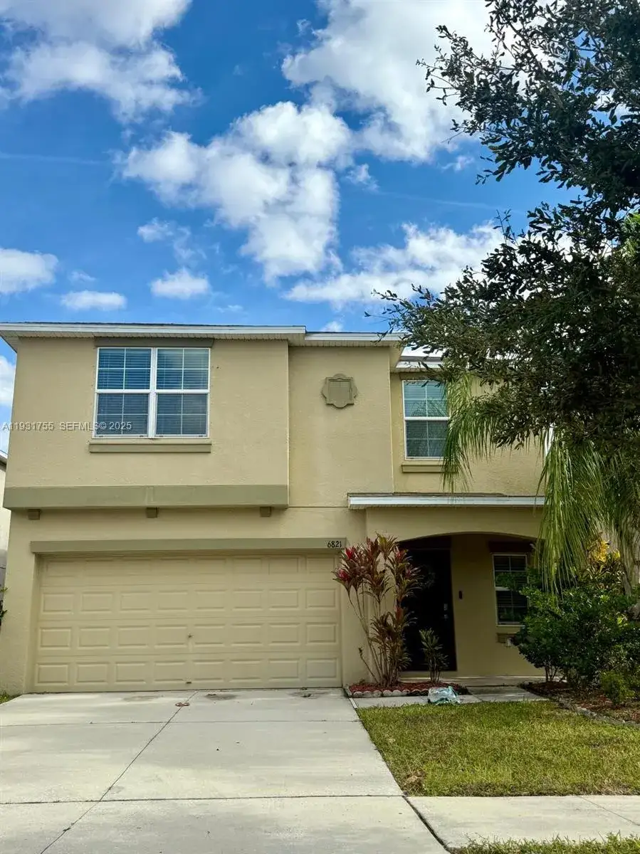6821 Blue Moon Way, Sun City Center FL 33573