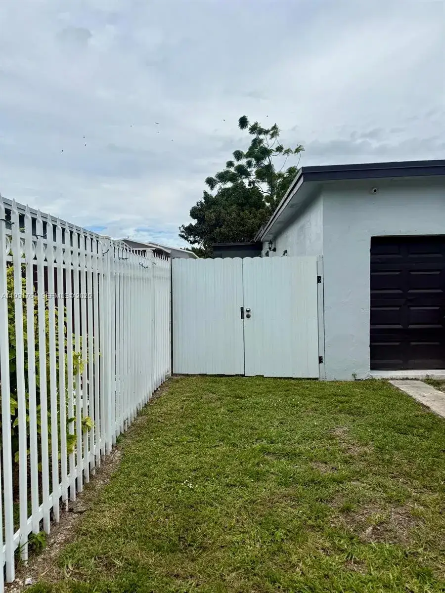 1 bedroom 1 bath Residential Lease for rent at 10357 SW 174th Ter # 1, Miami FL 33157
