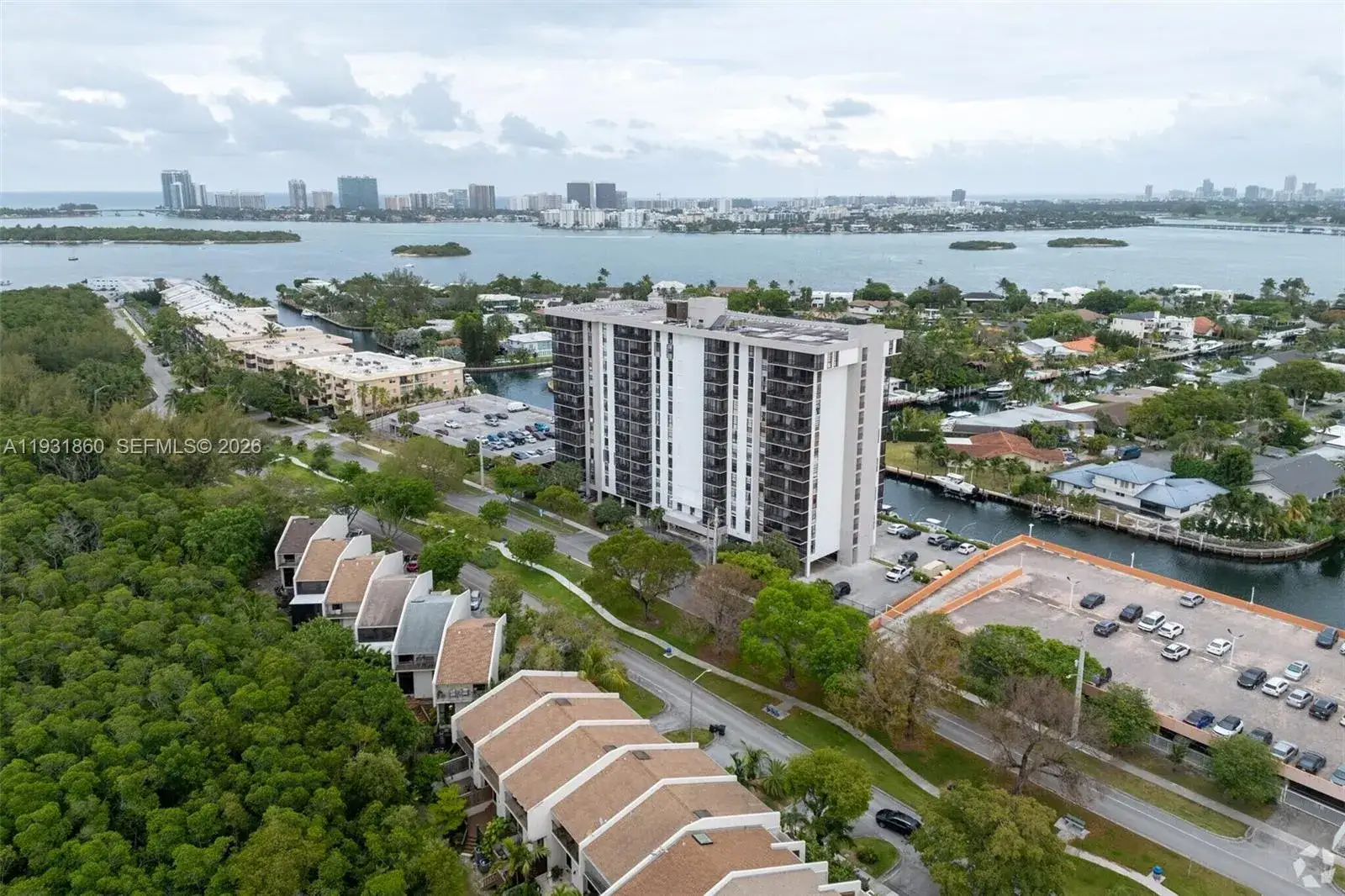 2 bedroom 2 bath Residential for sale at 2500 NE 135th St # C502, North Miami FL 33181