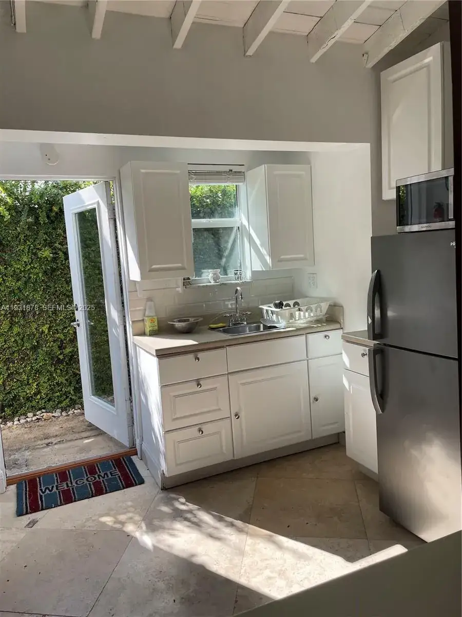 1 bedroom 1 bath Residential Lease for rent at 1365 Marseille Dr # 1, Miami Beach FL 33141
