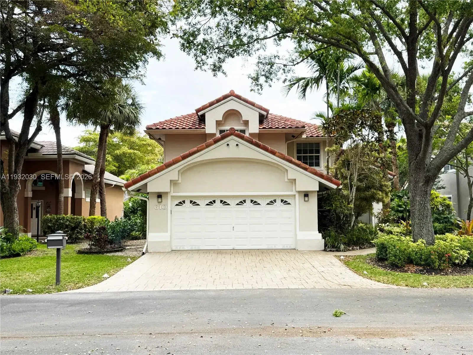 3 bedroom 4 bath Residential for sale at 610 Misty Oaks Ln, Pompano Beach FL 33069