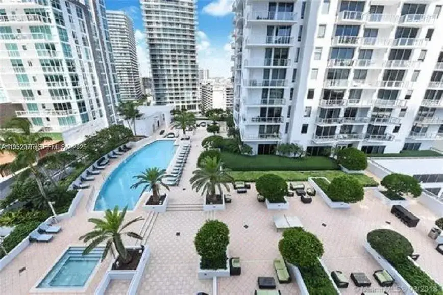 1 bath Residential Lease for rent at 1050 Brickell Ave # 3122, Miami FL 33131