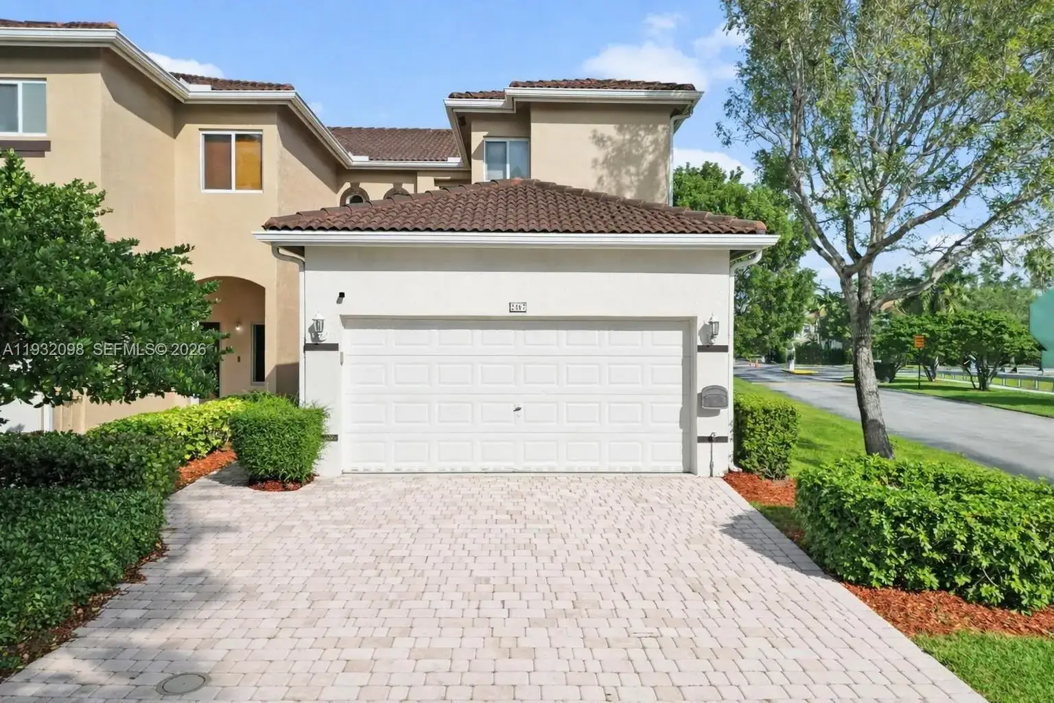 3 bedroom 2 bath Residential for sale at 2467 SE 19th St, Homestead FL 33035