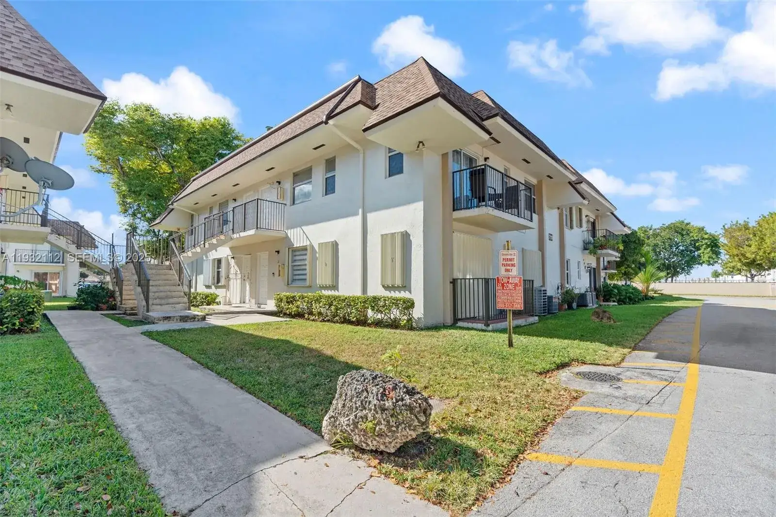 2 bedroom 2 bath Residential Lease for rent at 7111 SW 129th Ave # 6, Miami FL 33183