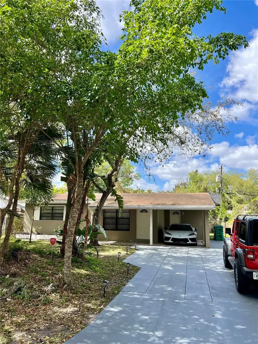 3 bedroom 1 bath Residential Lease for rent at 4731 SW 25th Ave # 0, Fort Lauderdale FL 33312