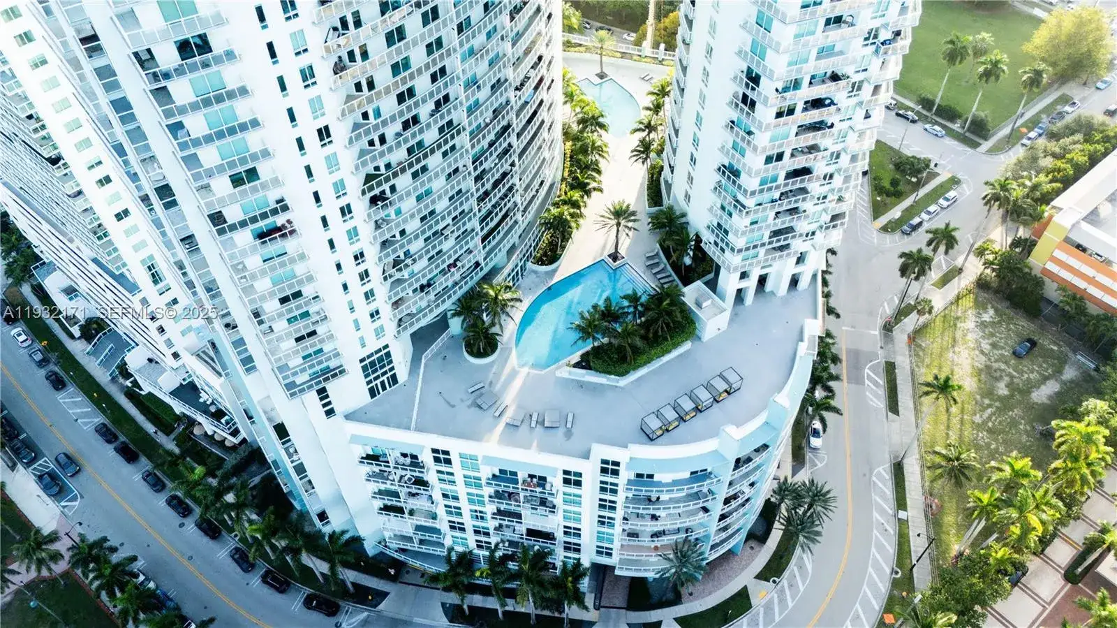 2 bedroom 2 bath Residential for sale at 1900 N Bayshore Dr # 3514, Miami FL 33132