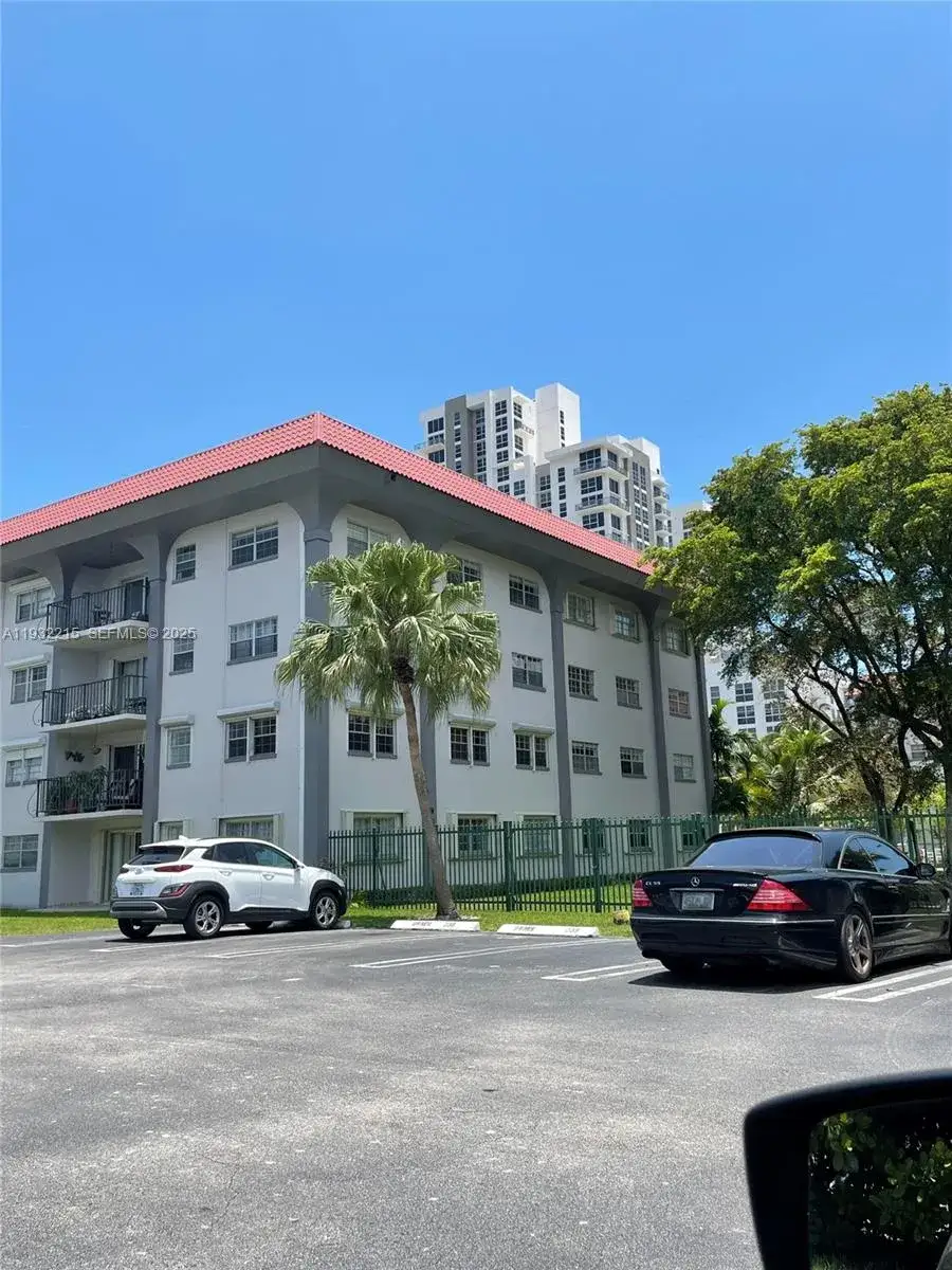 3 bedroom 2 bath Residential for sale at 8107 SW 72nd Ave # 125E, Miami FL 33143