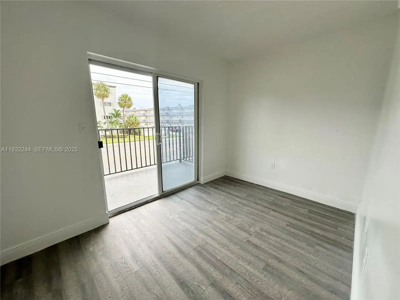 2 bedroom 1 bath Residential Lease for rent at 13455 NE 6th Ave # 311, North Miami FL 33161