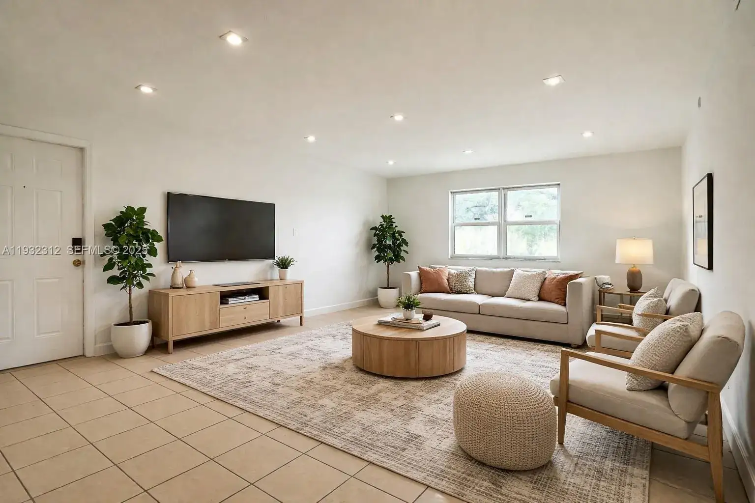 3 bedroom 2 bath Residential Lease for rent at 608 SW 16th Ave # 3, Fort Lauderdale FL 33312