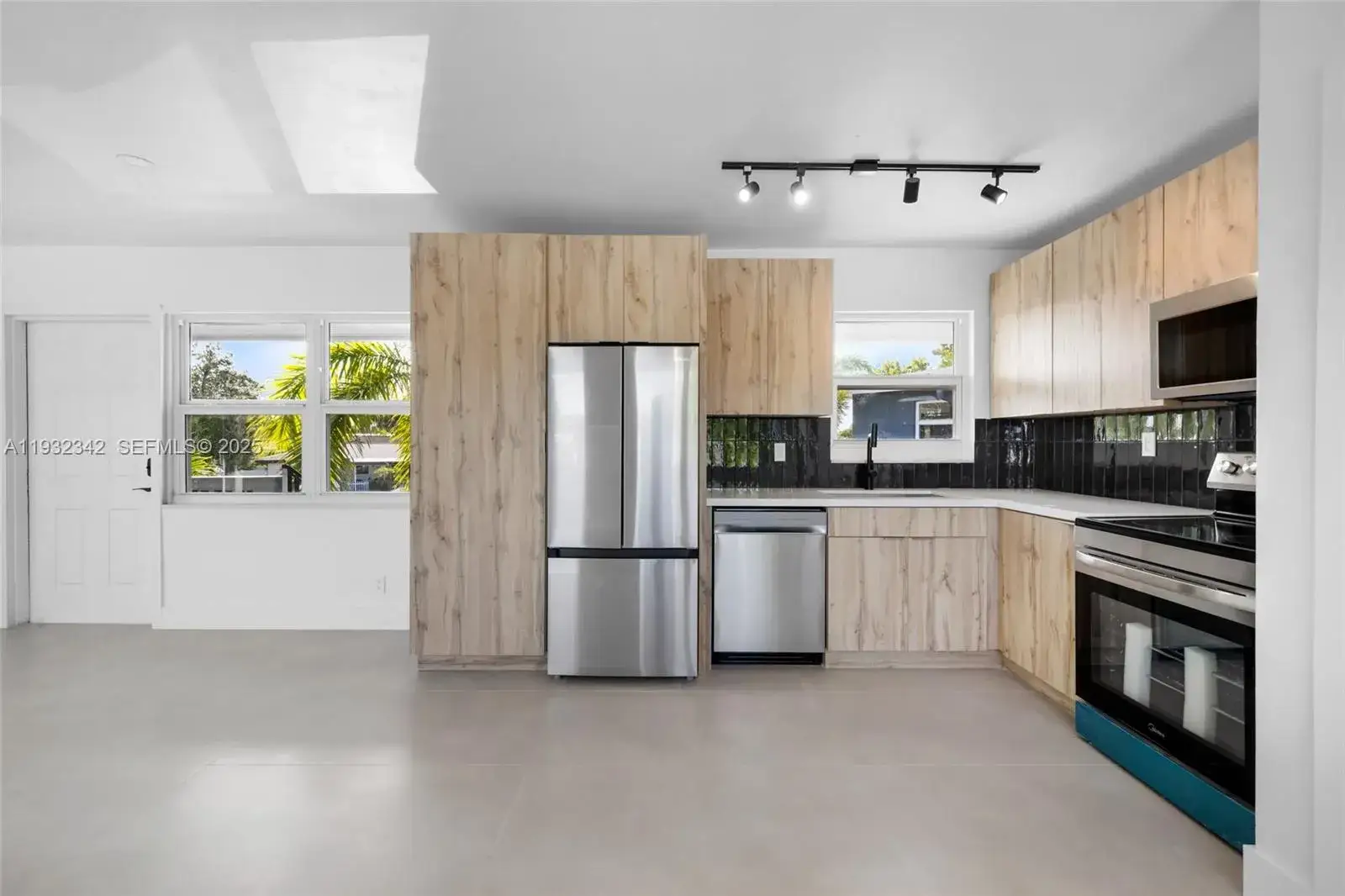 1 bedroom 1 bath Residential Lease for rent at 5195 NE 18th Ave # 3, Fort Lauderdale FL 33334
