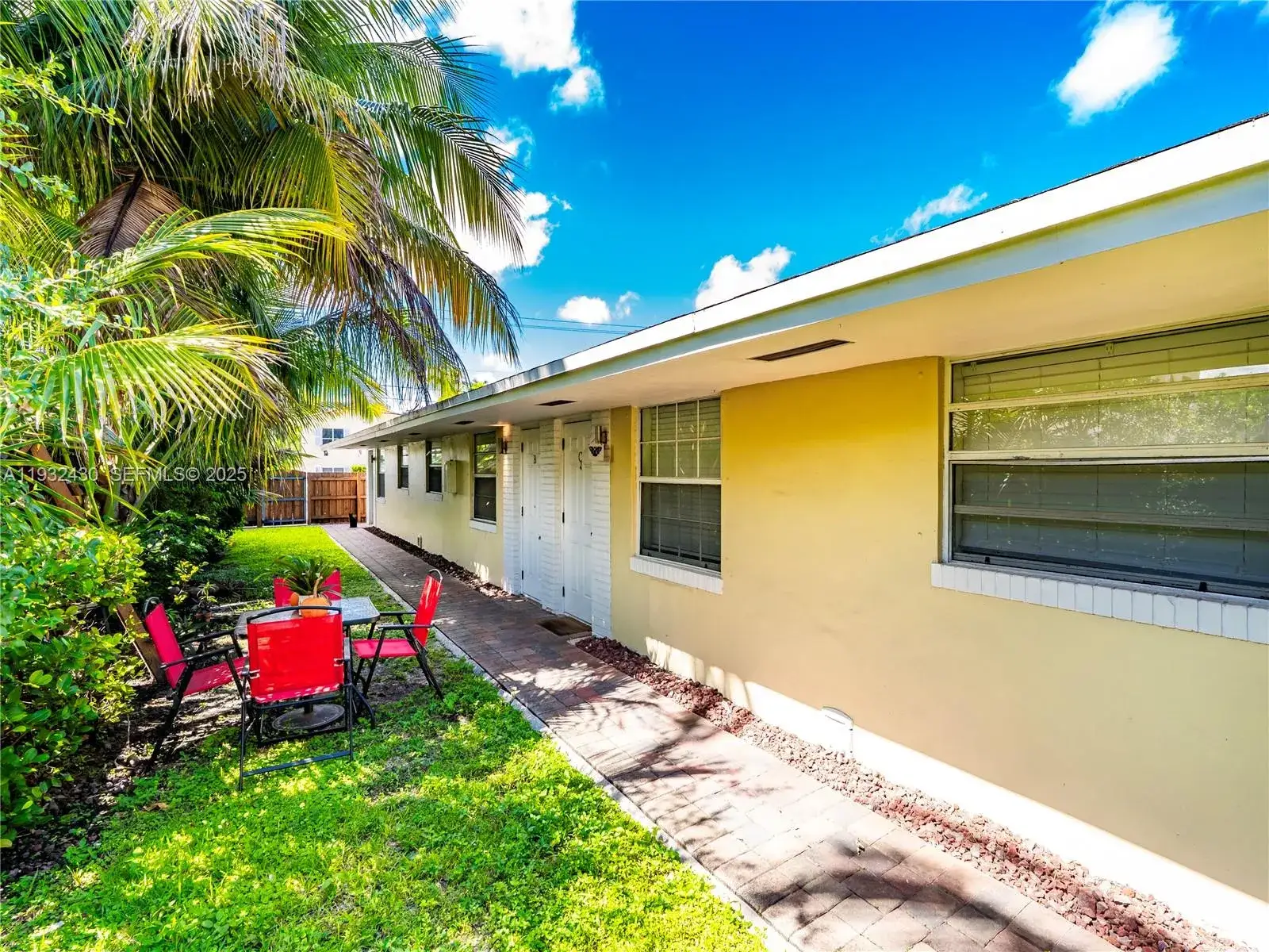 1 bedroom 1 bath Residential Lease for rent at 2020 Miami Rd # B, Fort Lauderdale FL 33316