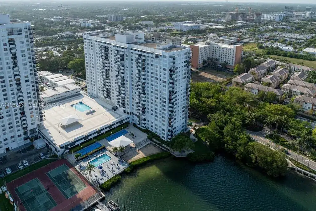 1 bedroom 1 bath Residential for sale at 2780 NE 183rd St # 1805, Aventura FL 33160