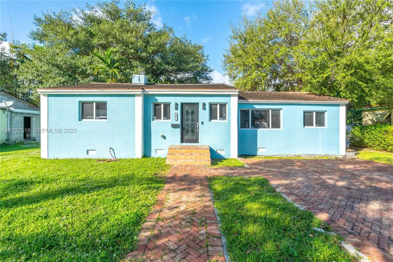 3 bedroom 2 bath Residential for sale at 9402 NW 2nd Pl, Miami Shores FL 33150