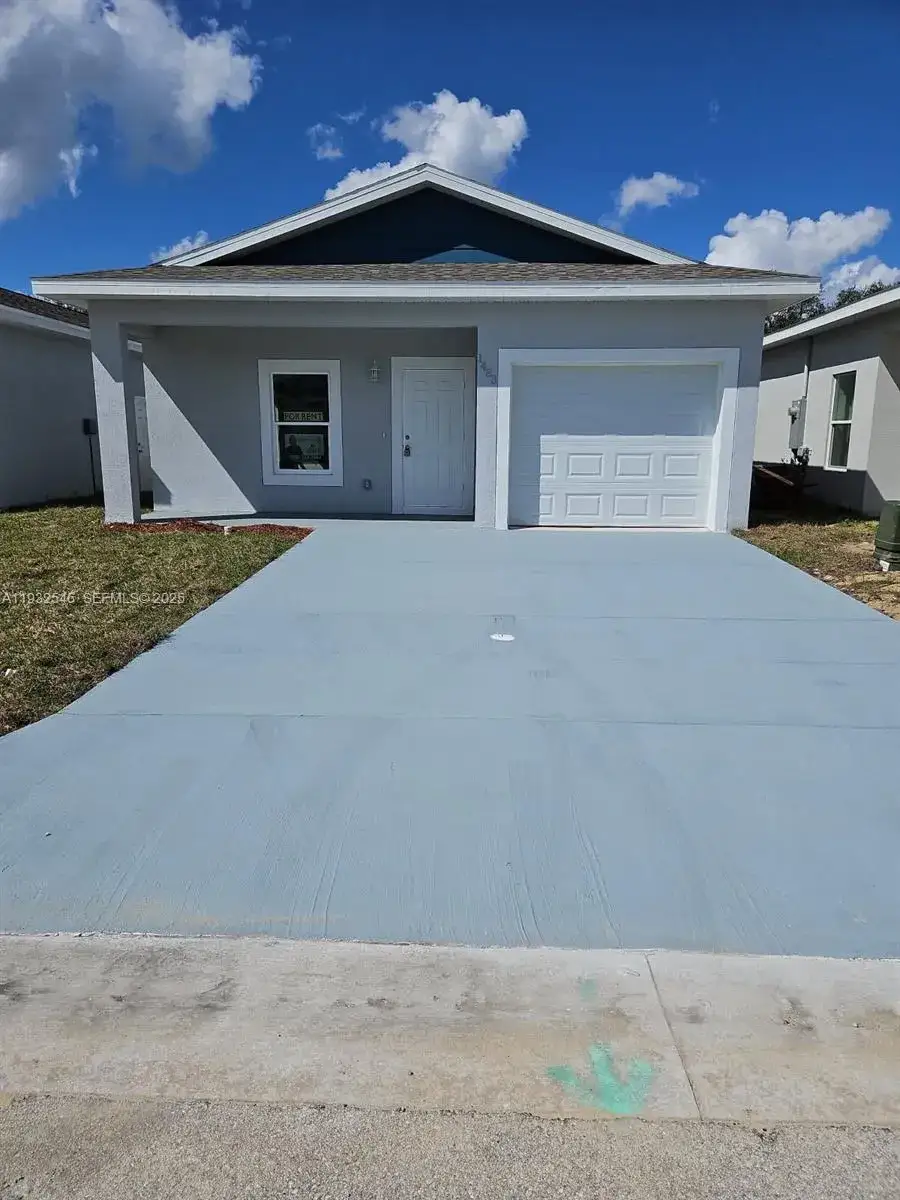 3 bedroom 2 bath Residential Lease for rent at 1483 Las Villas Blvd # 1483, Sebring FL 33870