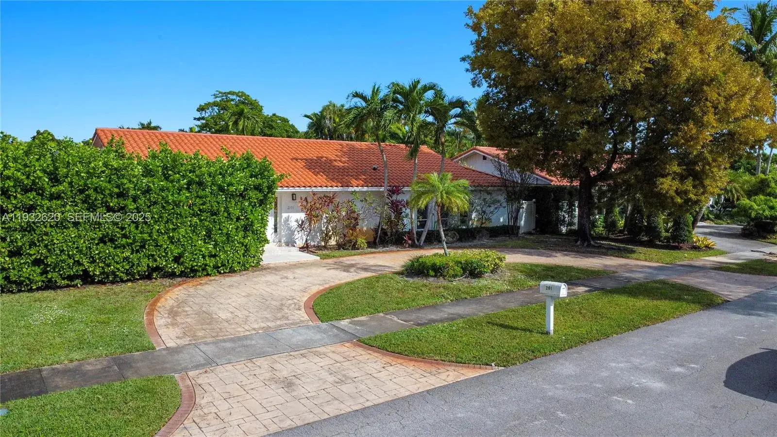 4 bedroom 3 bath Residential Lease for rent at 2101 NE 211th Ter, Miami FL 33179