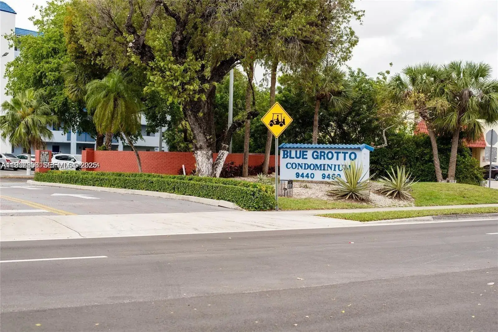 2 bedroom 2 bath Residential for sale at 9460 Fontainebleau Blvd # 132, Miami FL 33172