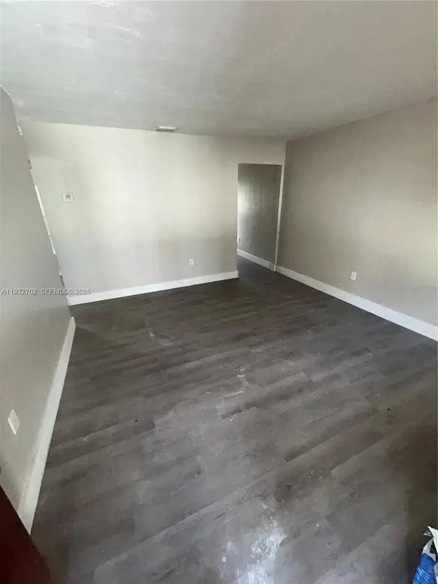 2 bedroom 1 bath Residential Lease for rent at 1180 NW 64th St # B, Miami FL 33150