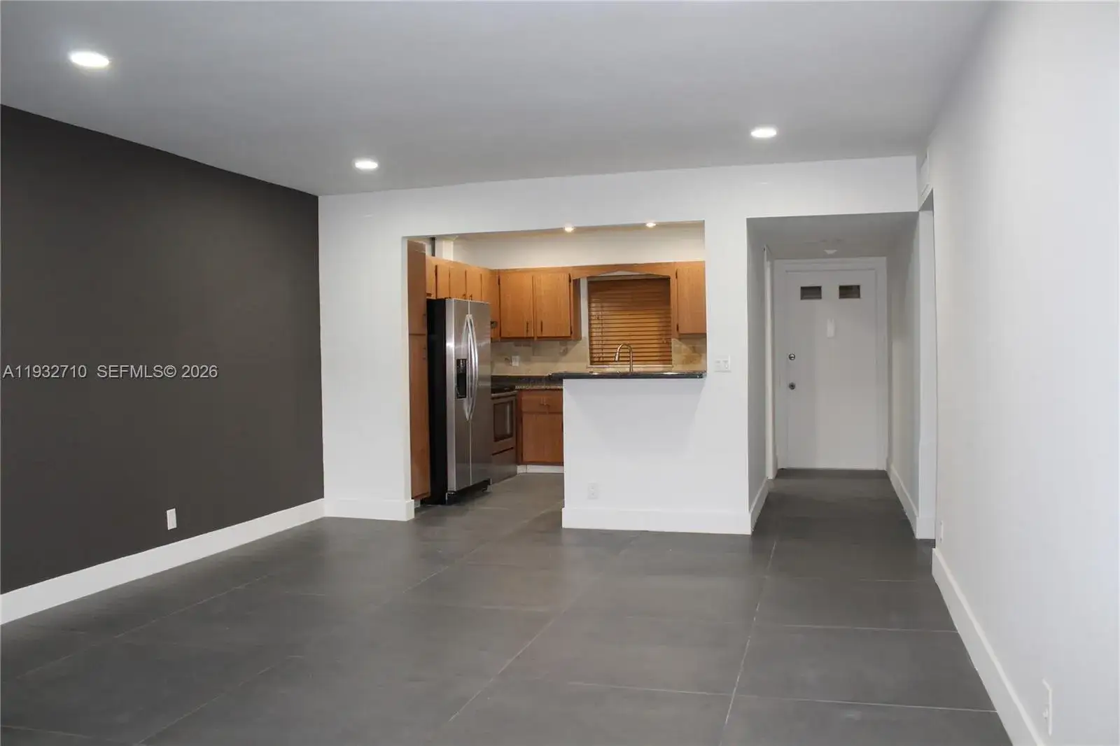 2 bedroom 2 bath Residential Lease for rent at 5140 SW 40th Ave # 3C, Dania Beach FL 33314