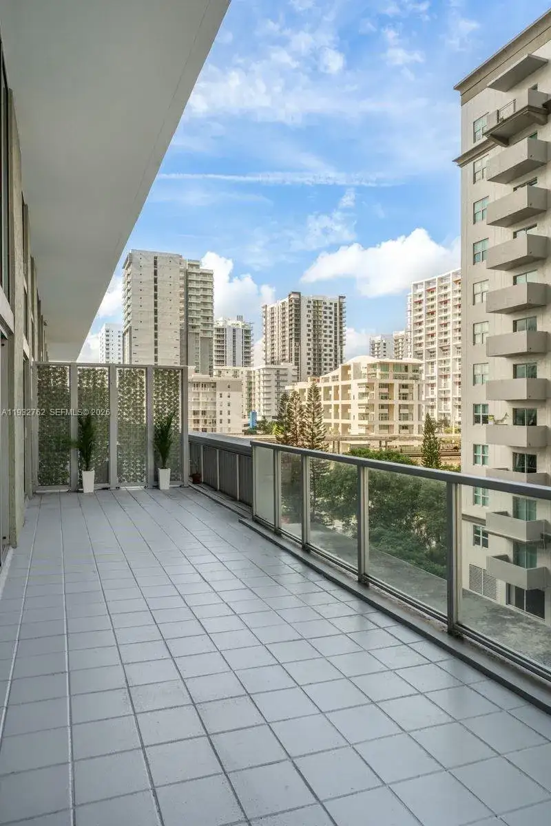 3 bedroom 3 bath Residential for sale at 1111 SW 1st Ave, Miami FL 33130