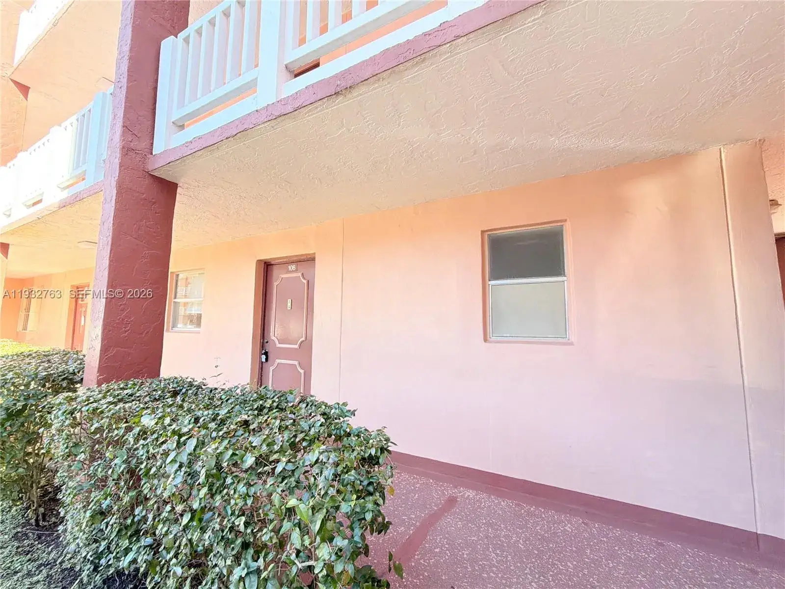 1 bedroom 1 bath Residential for sale at 9601 Sunrise Lakes Blvd # 106, Sunrise FL 33322