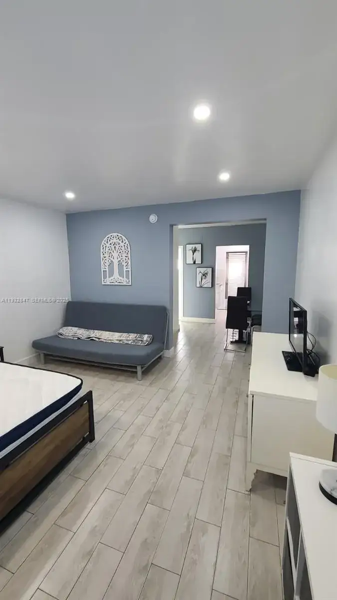 1 bath Residential Lease for rent at 761 Euclid Ave # 7, Miami Beach FL 33139
