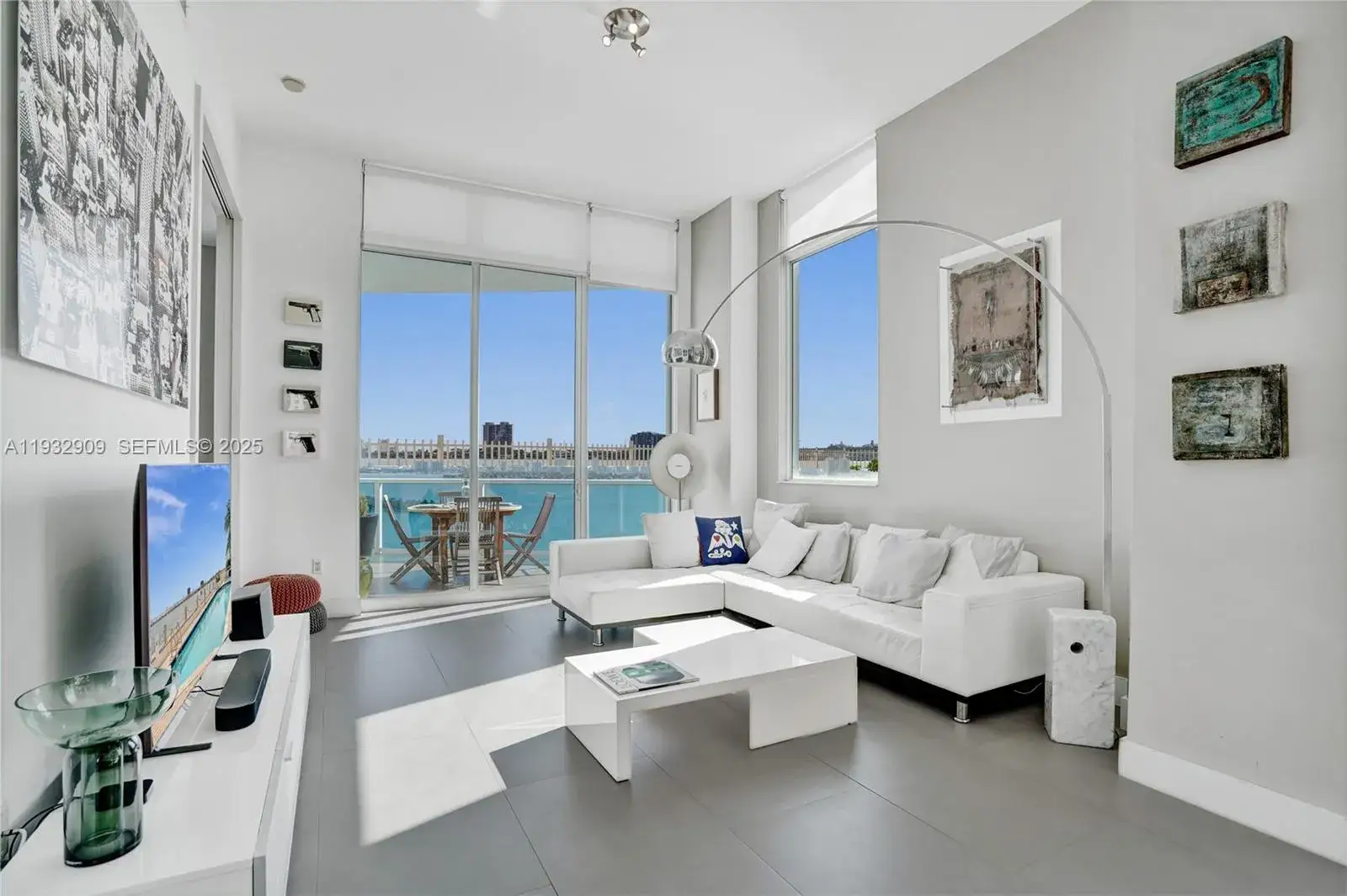 1 bedroom 2 bath Residential for sale at 725 NE 22nd St, Miami FL 33137