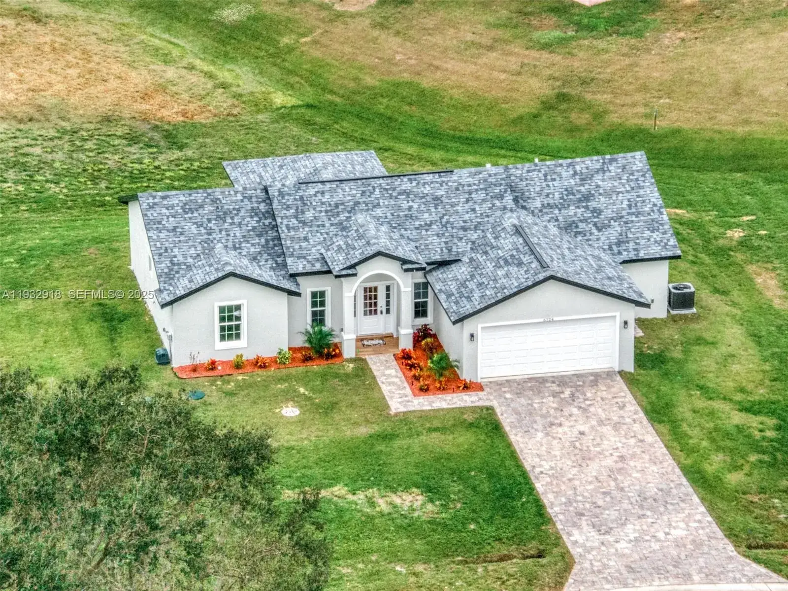3 bedroom 2 bath Residential for sale at 6724 Heavitree DR, Sebring FL 33876