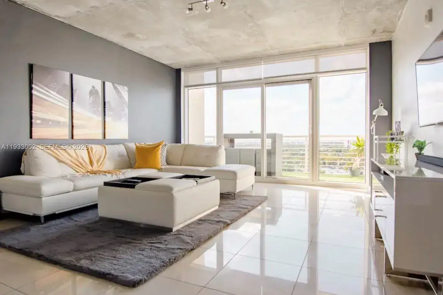 1 bedroom 1 bath Residential for sale at 3250 NE 1st Ave # 1108, Miami FL 33137