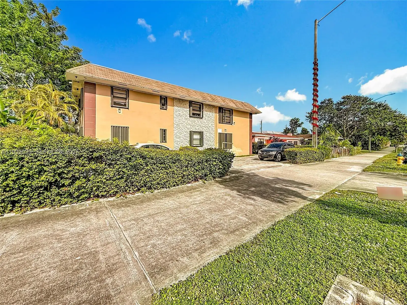 1 bedroom 1 bath Residential Lease for rent at 2335 NE 172nd St # 4, North Miami Beach FL 33160