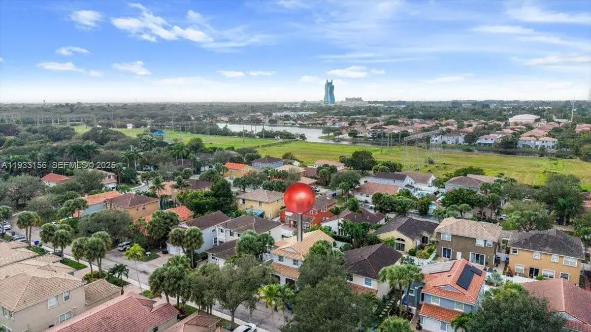 4 bedroom 2 bath Residential Lease for rent at 4978 SW 35th Ter, Hollywood FL 33312