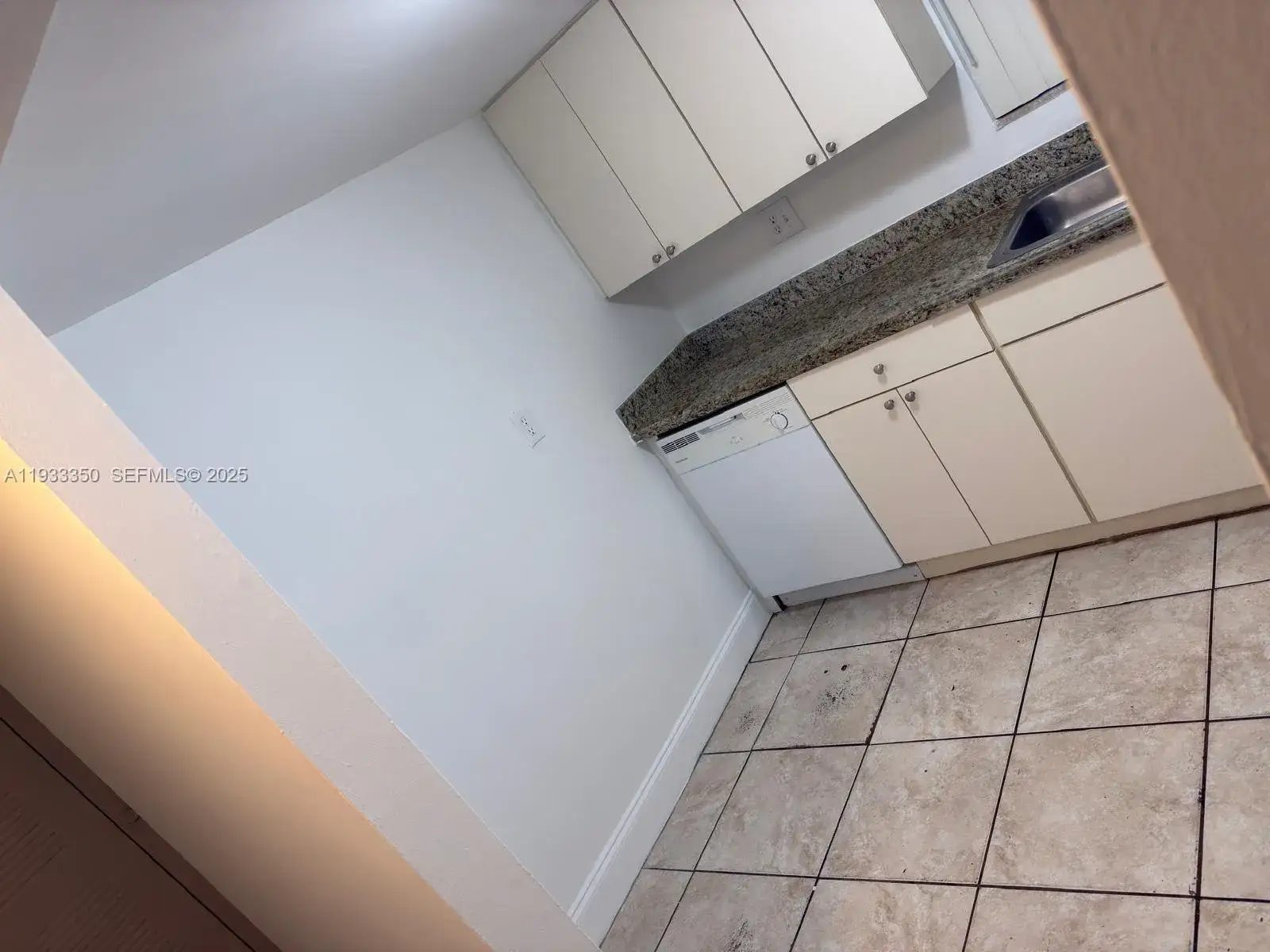 1 bedroom 1 bath Residential Lease for rent at 9369 Fontainebleau Blvd # J107, Miami FL 33172