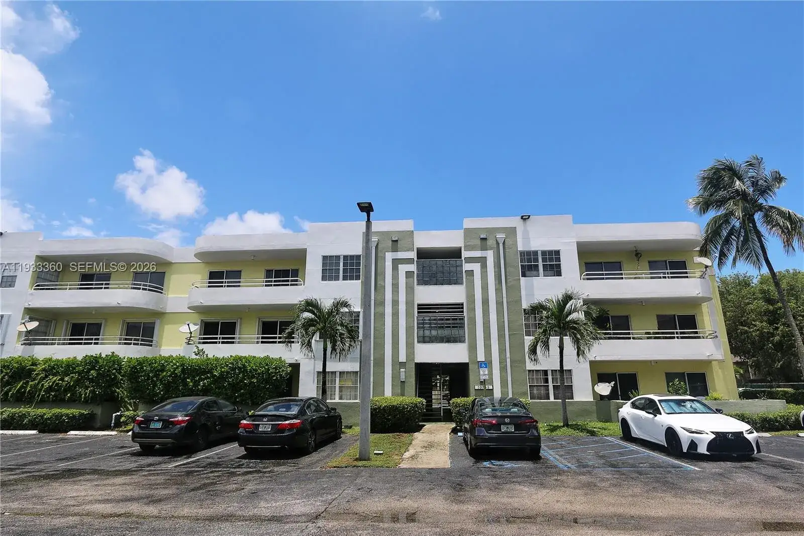 2 bedroom 2 bath Residential Lease for rent at 10755 SW 108th Ave # 105, Miami FL 33176