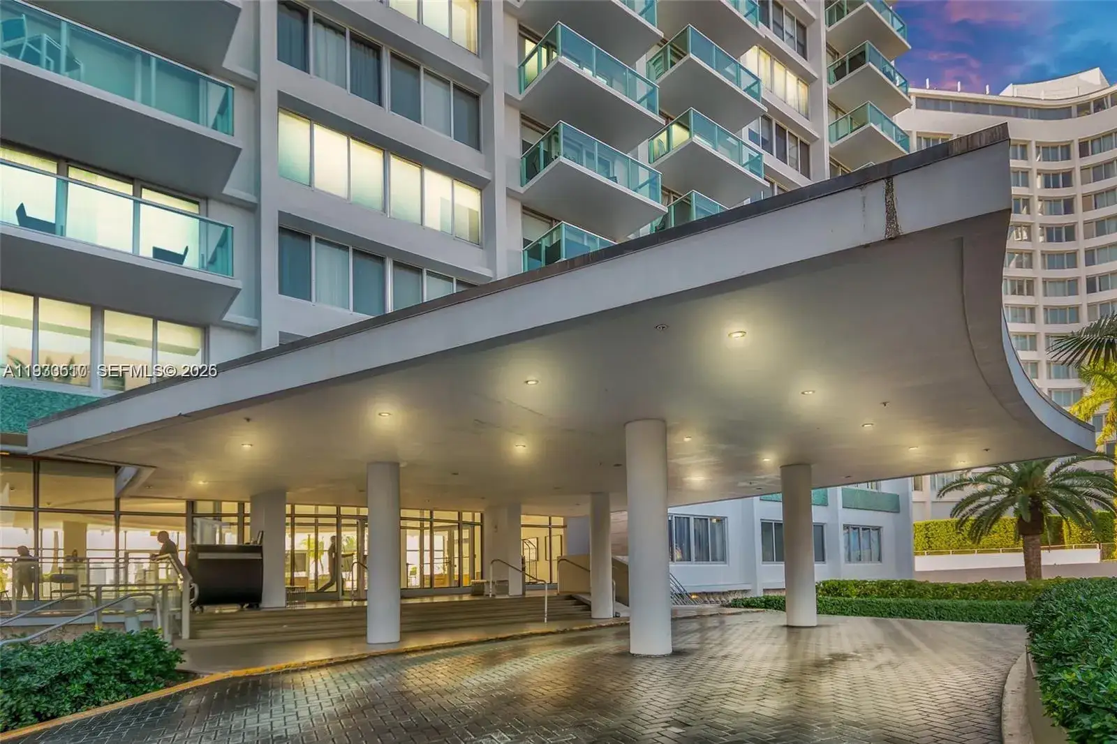 1 bedroom 1 bath Residential for sale at 1000 West Ave # 110, Miami Beach FL 33139