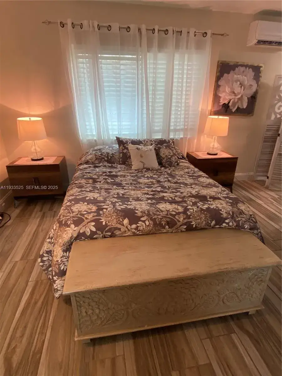 1 bath Residential Lease for rent at 326 Roosevelt St # 5, Hollywood FL 33019