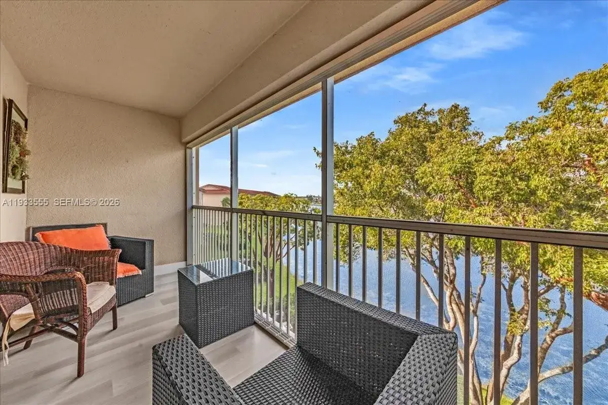 2 bedroom 2 bath Residential for sale at 13001 SW 11th Ct # 408A, Pembroke Pines FL 33027