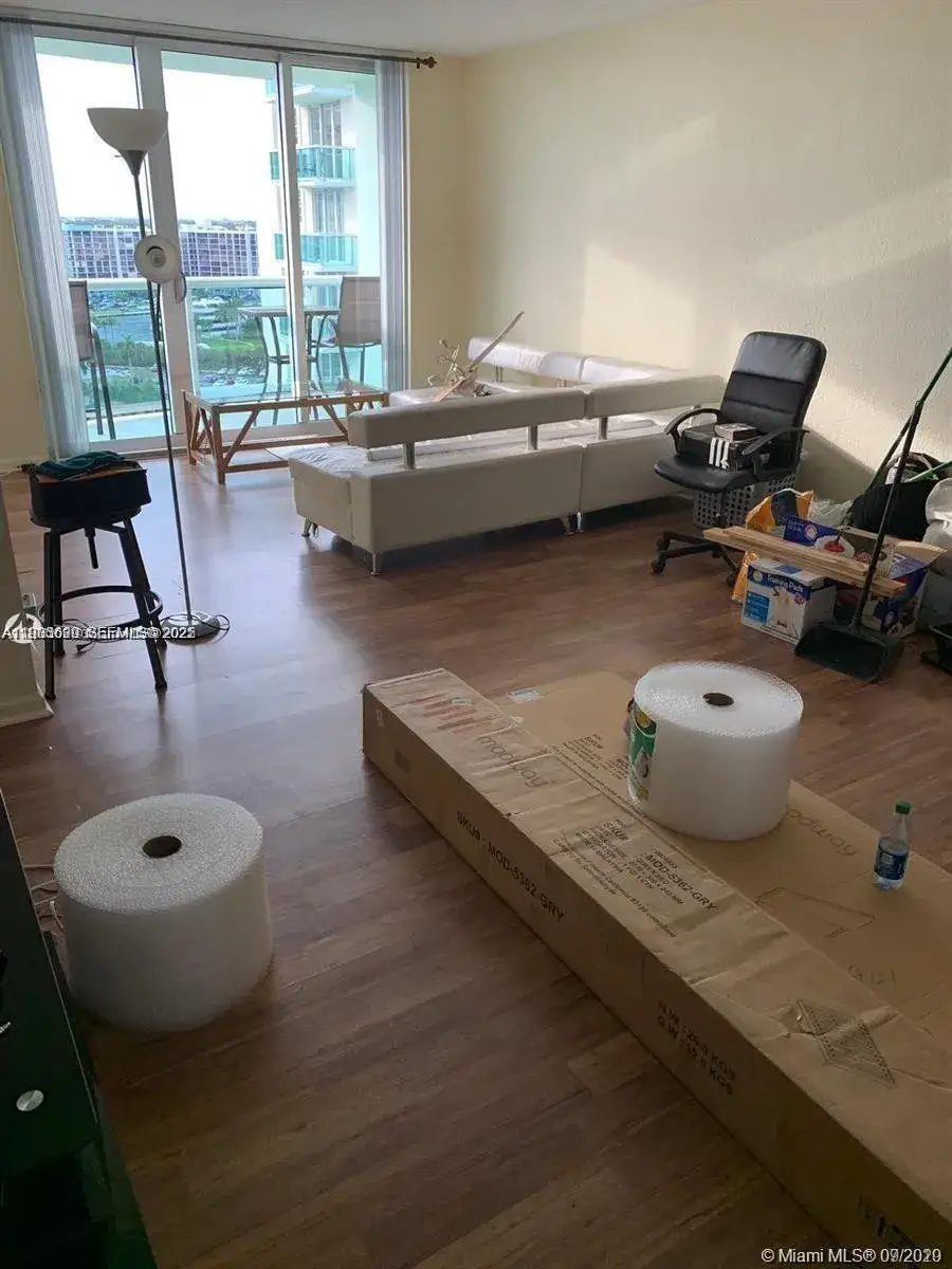 1 bedroom 1 bath Residential Lease for rent at 3901 S Ocean Dr # 14Q, Hollywood FL 33019