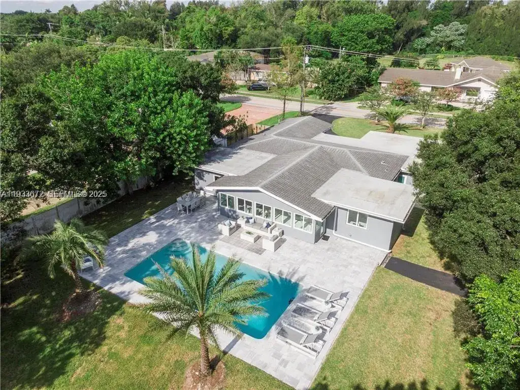 5 bedroom 3 bath Residential Lease for rent at 224 E Acre Dr, Plantation FL 33317