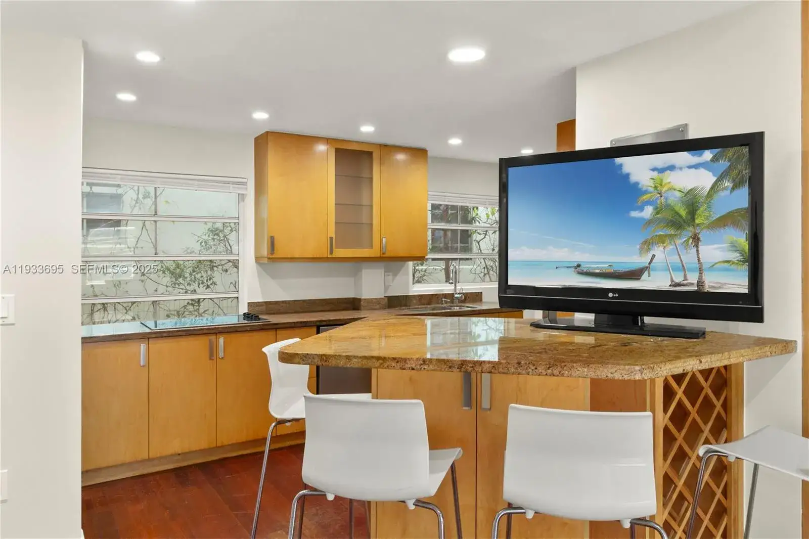 2 bedroom 2 bath Residential for sale at 1605 Euclid Ave # A1, Miami Beach FL 33139