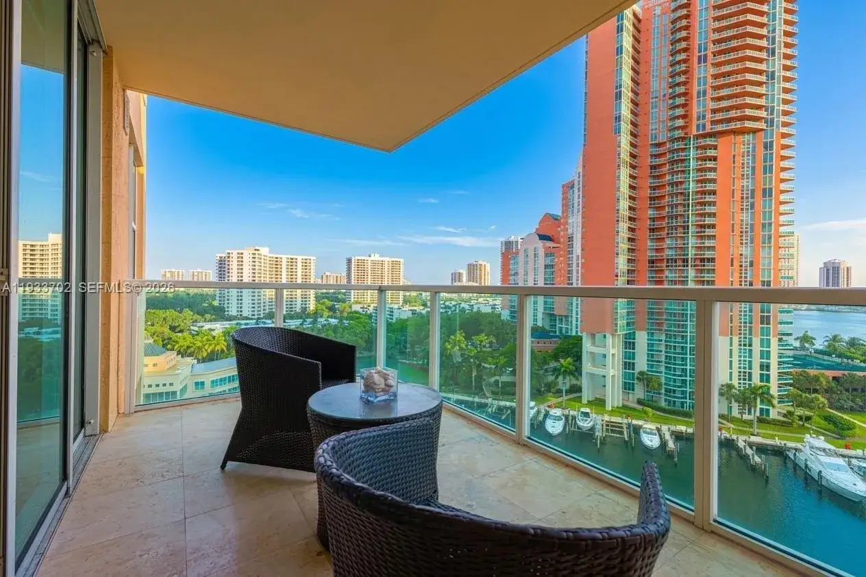 3 bedroom 2 bath Residential for sale at 3330 NE 190th St # 1112, Aventura FL 33180
