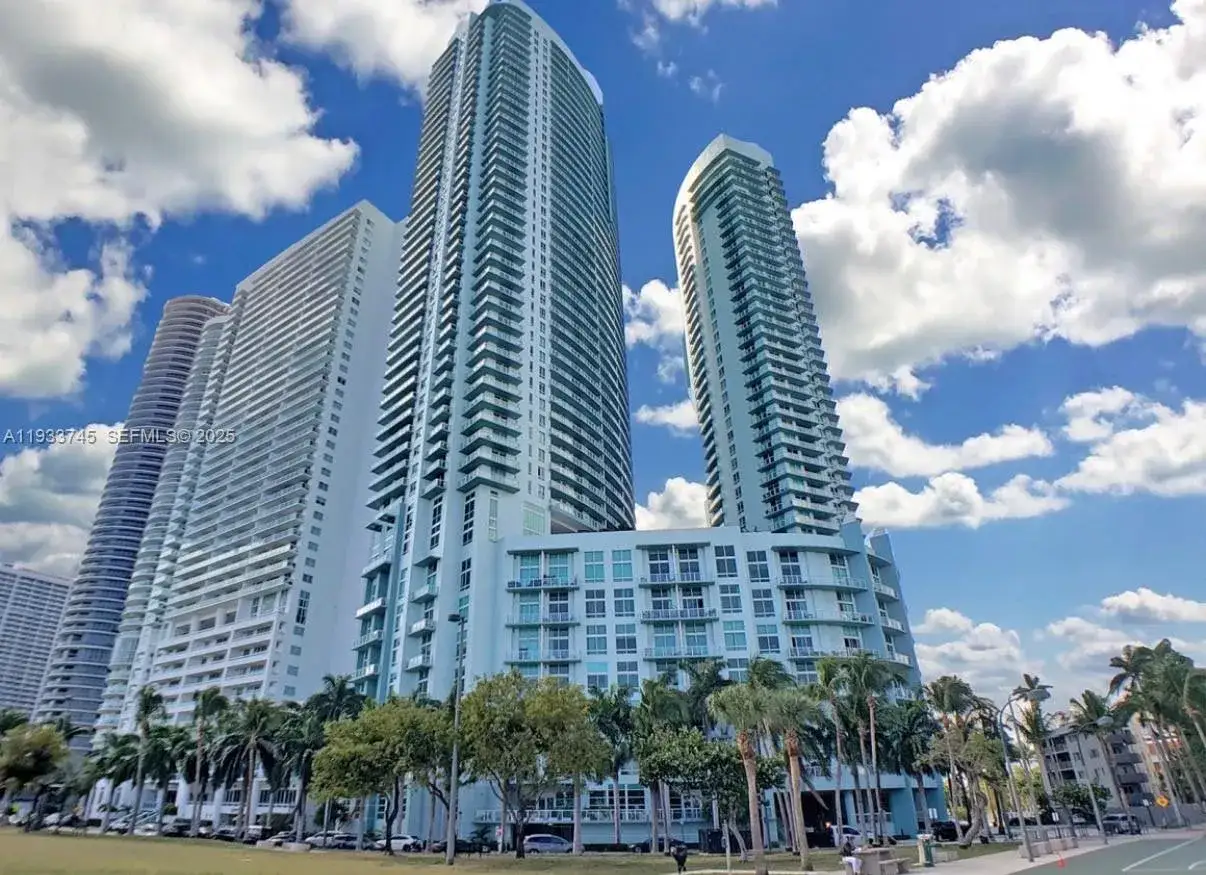 1 bath Residential for sale at 1900 N Bayshore Dr # 3705, Miami FL 33132