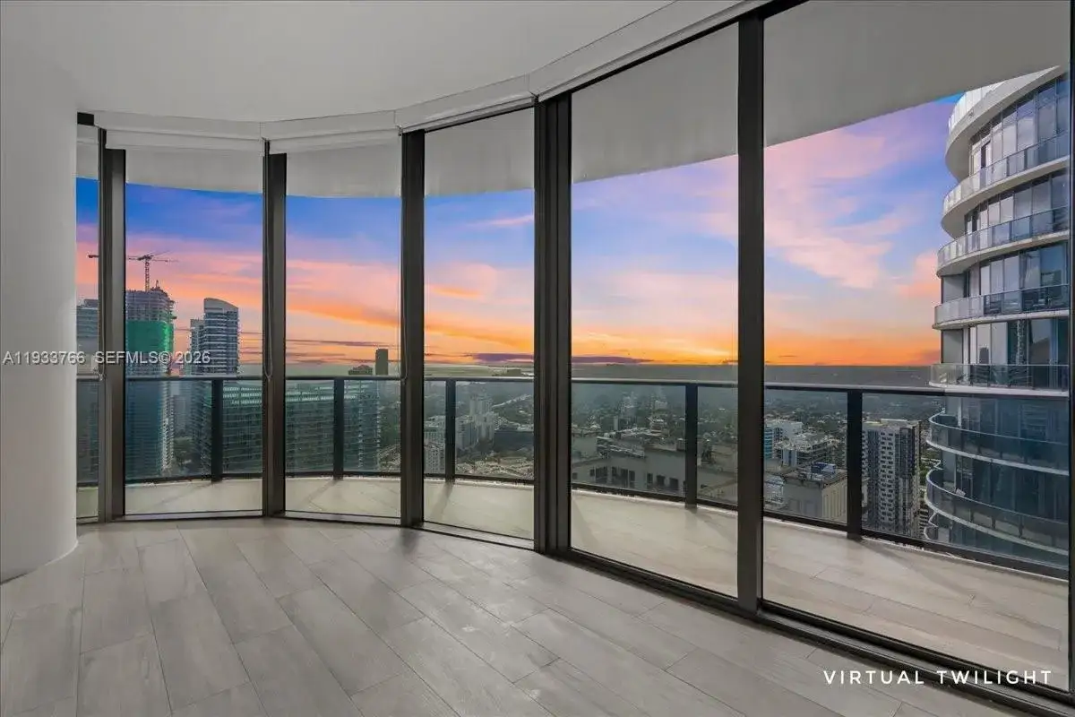 3 bedroom 3 bath Residential for sale at 45 SW 9th St # 4306, Miami FL 33130