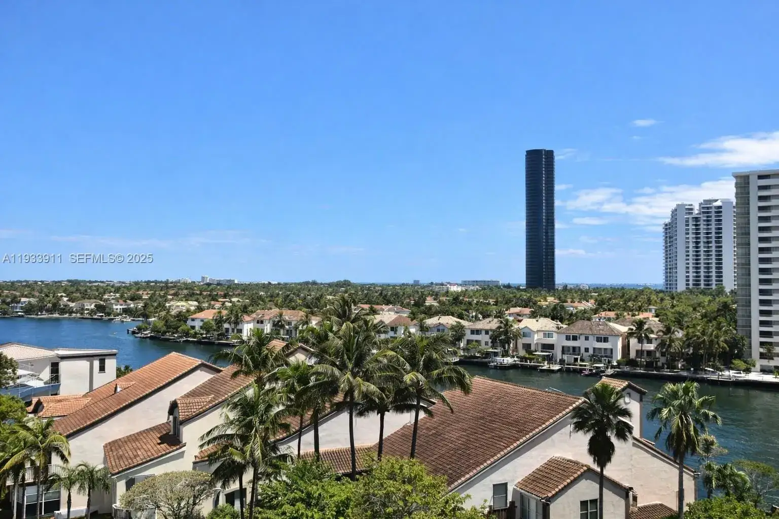 2 bedroom 2 bath Residential for sale at 19355 Turnberry Way # 5B, Aventura FL 33180